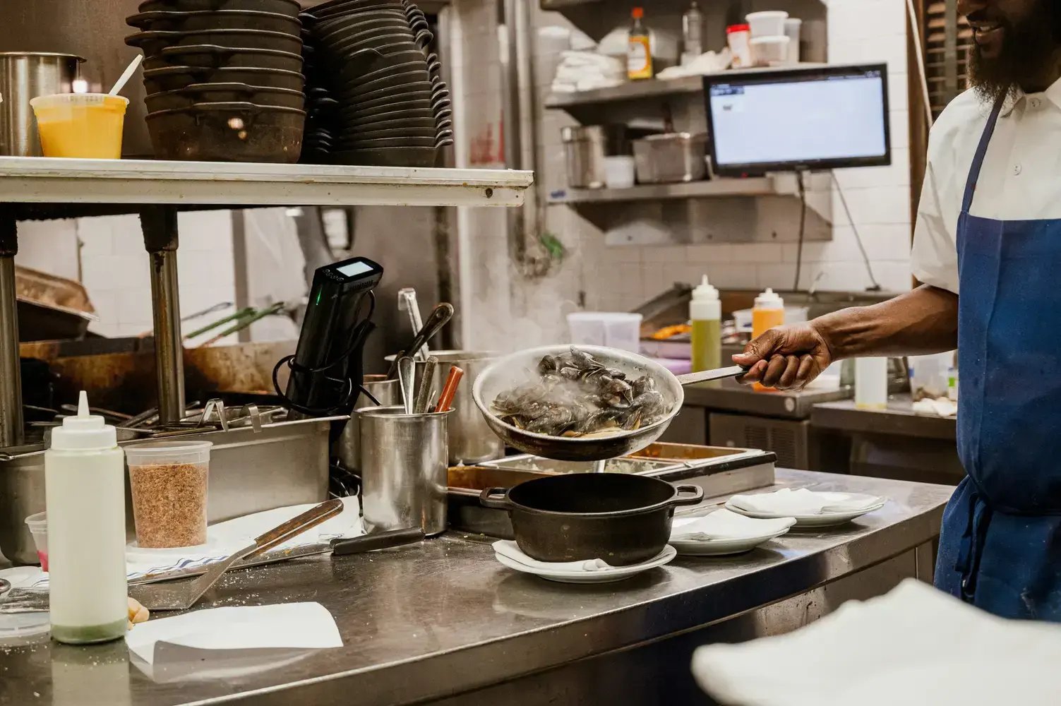 2026_STOCKPHOTO_restaurant-kitchen-catering_beyond-the-bay-7cTOoWAxFOg-unsplashstella-he-hM6MSq__M0Q-unsplash-1 2026_STOCKPHOTO_restaurant-kitchen-catering_beyond-the-bay-7cTOoWAxFOg-unsplashstella-he-hM6MSq__M0Q-unsplash-1